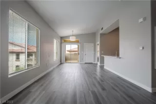 Photo #5: 2523876 Listing