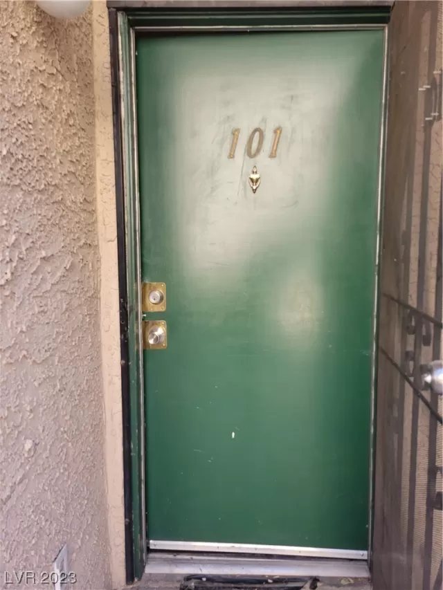 MLS: 2523926 Condo For Sale