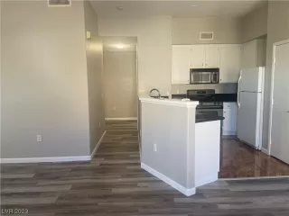 Photo #1: 2523936 Listing 