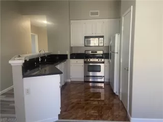 Photo #2: 2523936 Listing 