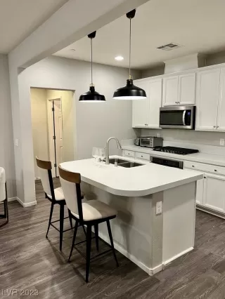 Photo #1: 2523948 Listing 