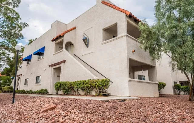 MLS: 2523961 Condo For Sale