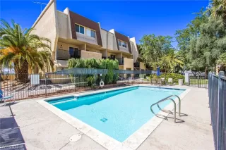 Photo #4: 2523980 Listing 