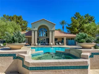 Photo #2: 2524021 Listing 