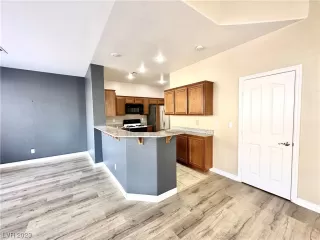 Photo #1: 2524065 Listing 