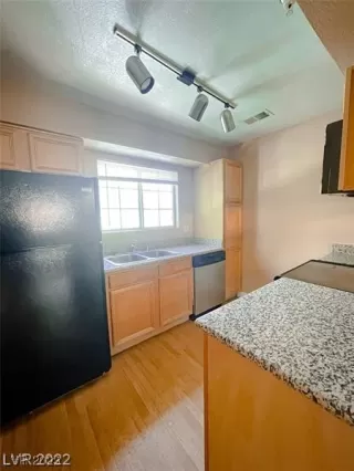 Photo #6: 2524089 Listing 