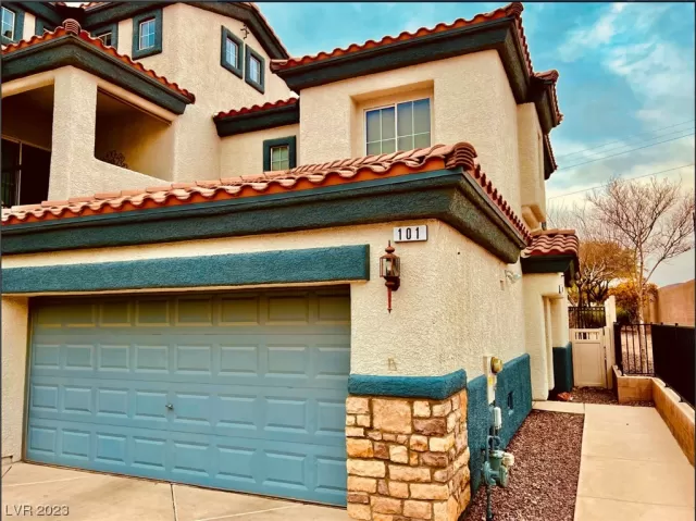 MLS: 2524092 Condo For Sale