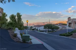 Photo #1: 2524100 Listing 