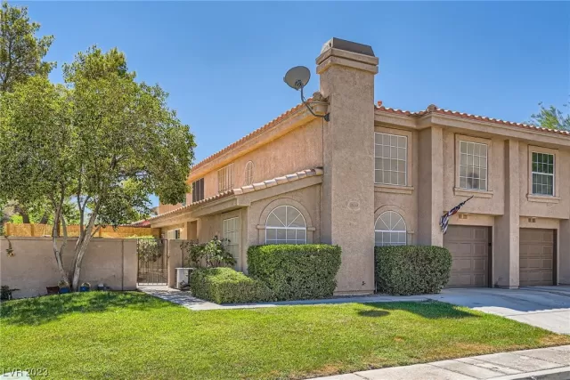 MLS: 2524105 Condo For Sale