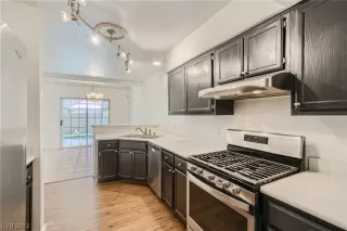 Photo #4: 2524105 Listing