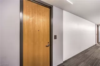 Photo #5: 2524115 Listing