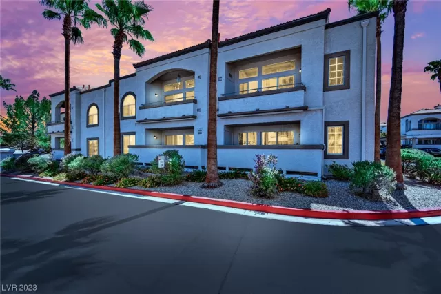 MLS: 2524137 Condo For Sale