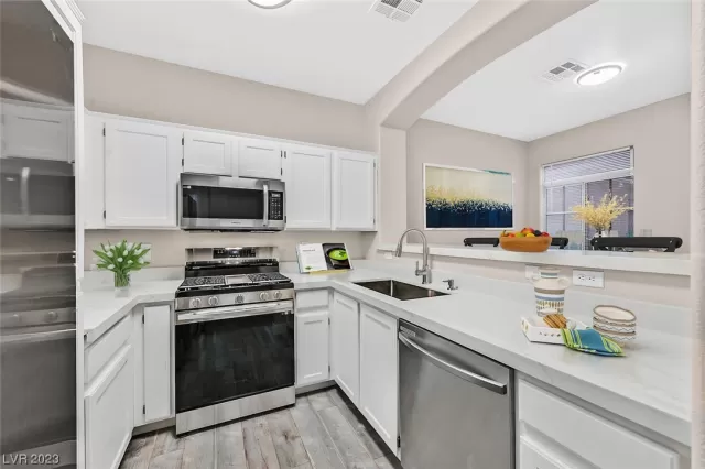 MLS: 2524139 Condo For Sale