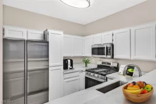 Photo #1: 2524139 Listing 