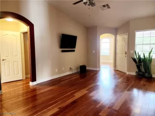 Photo #4: 2524200 Listing 