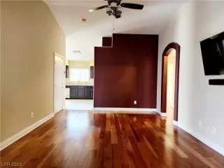 Photo #5: 2524200 Listing 