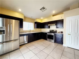 Photo #6: 2524200 Listing 