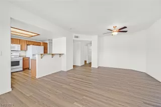 Photo #4: 2524234 Listing