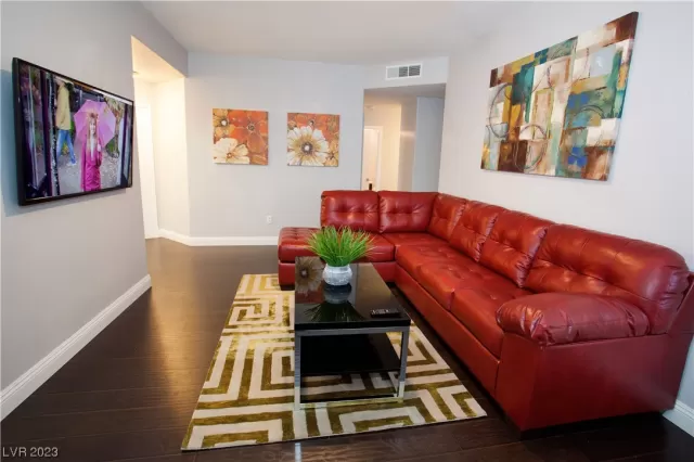 MLS: 2524238 Condo For Sale