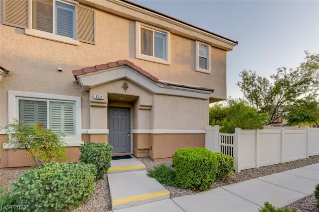 MLS: 2524246 Condo For Sale