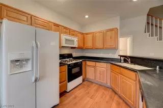 Photo #4: 2524246 Listing