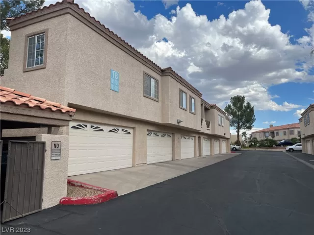 MLS: 2524257 Condo For Sale