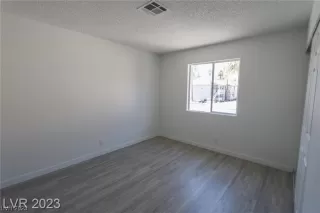 Photo #3: 2524272 Listing