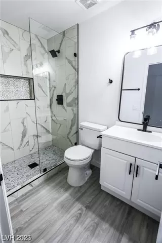 Photo #6: 2524272 Listing