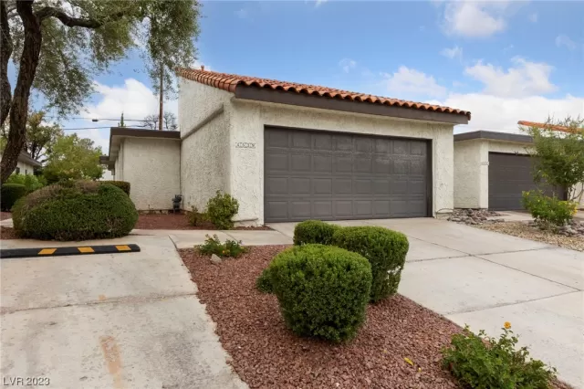 MLS: 2524278 Condo For Sale