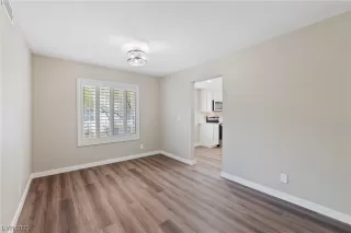 Photo #3: 2524278 Listing