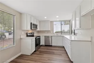 Photo #4: 2524278 Listing