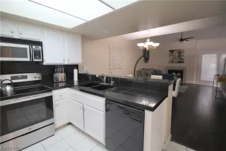 Photo #1: 2524292 Listing 