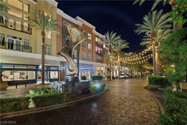 MLS: 2524304 Condo For Sale