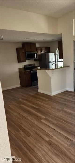 Photo #3: 2524335 Listing