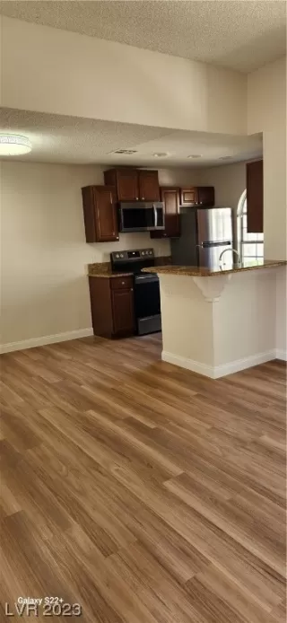 Photo #4: 2524335 Listing