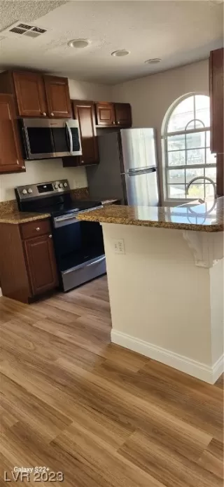 Photo #5: 2524335 Listing