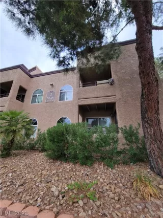 Photo #1: 2524336 Listing 