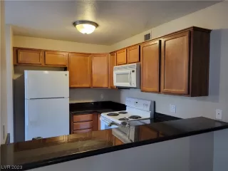 Photo #5: 2524336 Listing 