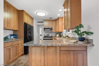 Photo #1: 2524337 Listing