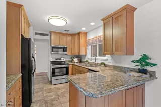 Photo #2: 2524337 Listing