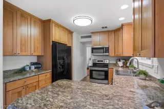 Photo #3: 2524337 Listing