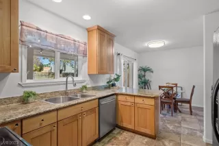 Photo #6: 2524337 Listing