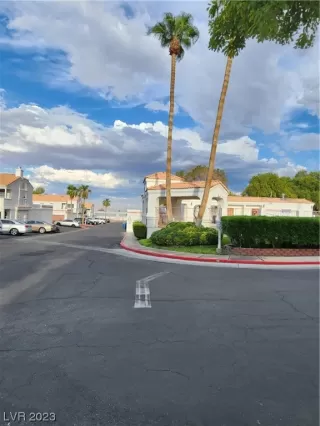 Photo #2: 2524340 Listing