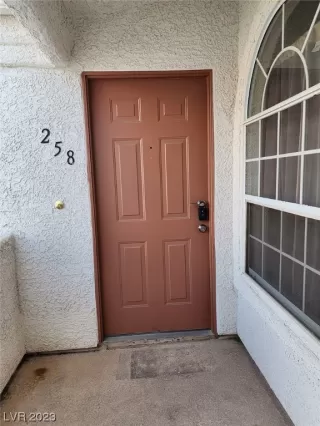 Photo #5: 2524340 Listing