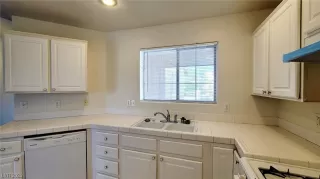 Photo #6: 2524350 Listing 