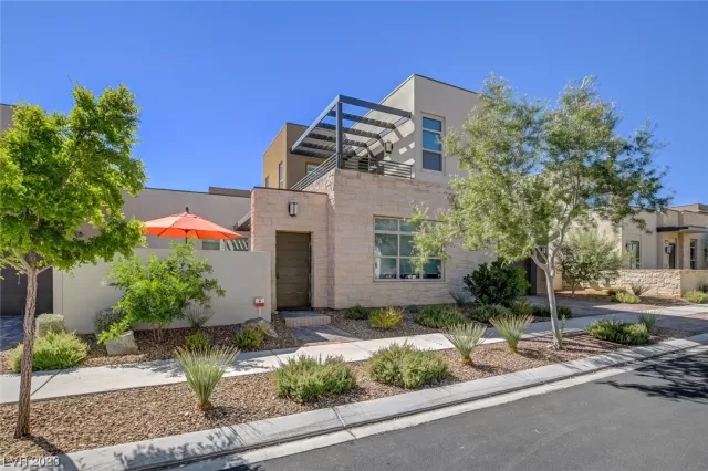 MLS: 2524365 Condo For Sale