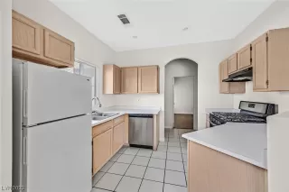 Photo #4: 2524371 Listing