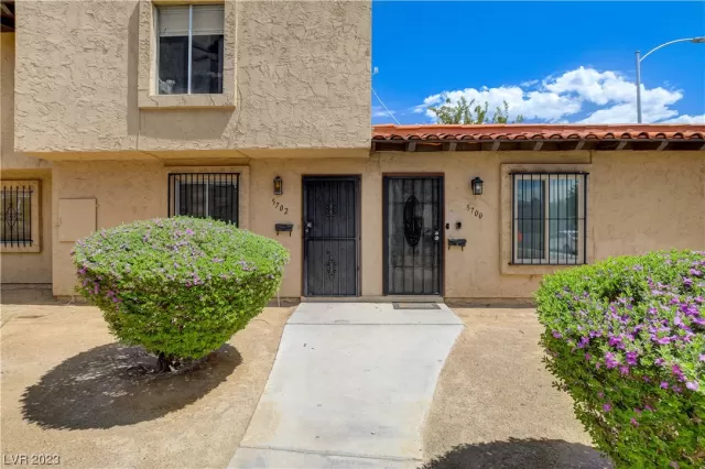 MLS: 2524394 Condo For Sale