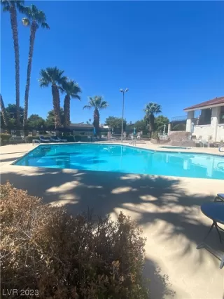 Photo #2: 2524458 Listing