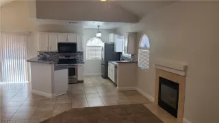 Photo #5: 2524460 Listing 